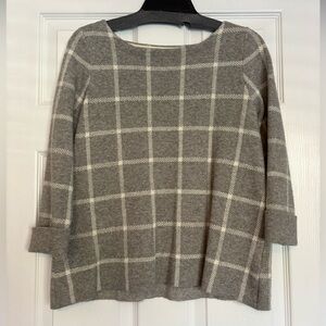 Gray & White Sweater M